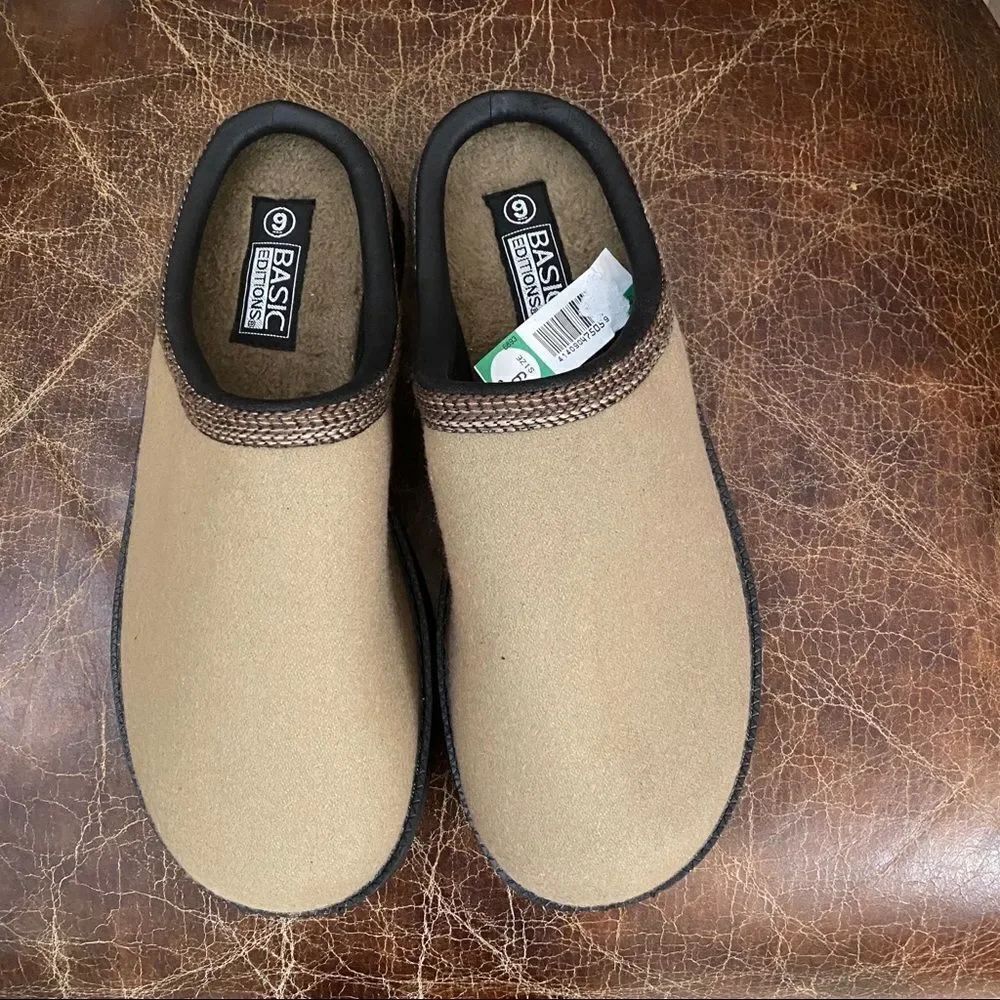 NWT! Basic Edition tan cotton upper mule 9
